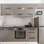 Polikseni Apartment